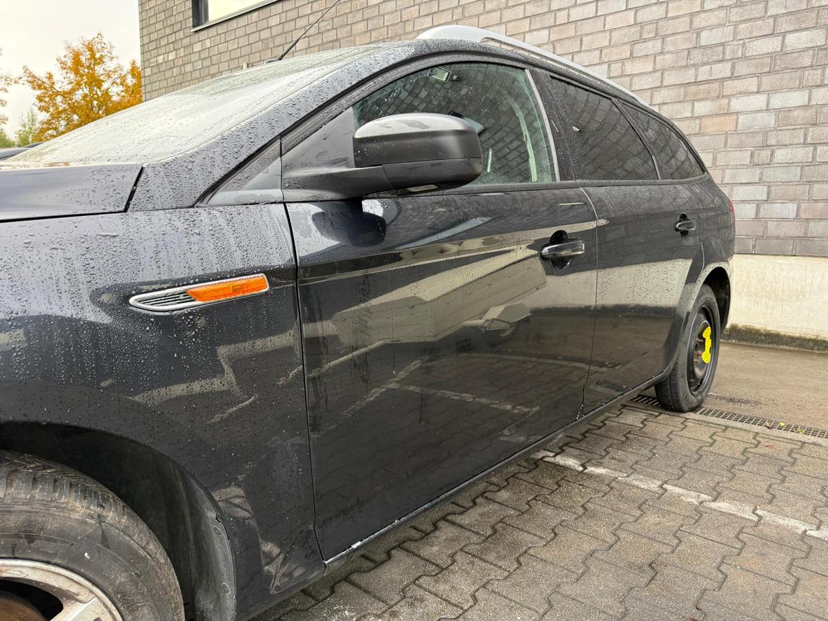 Ford Mondeo BA7 original Tür vorn links Panther Schwarz Metallic Rohbau BJ09